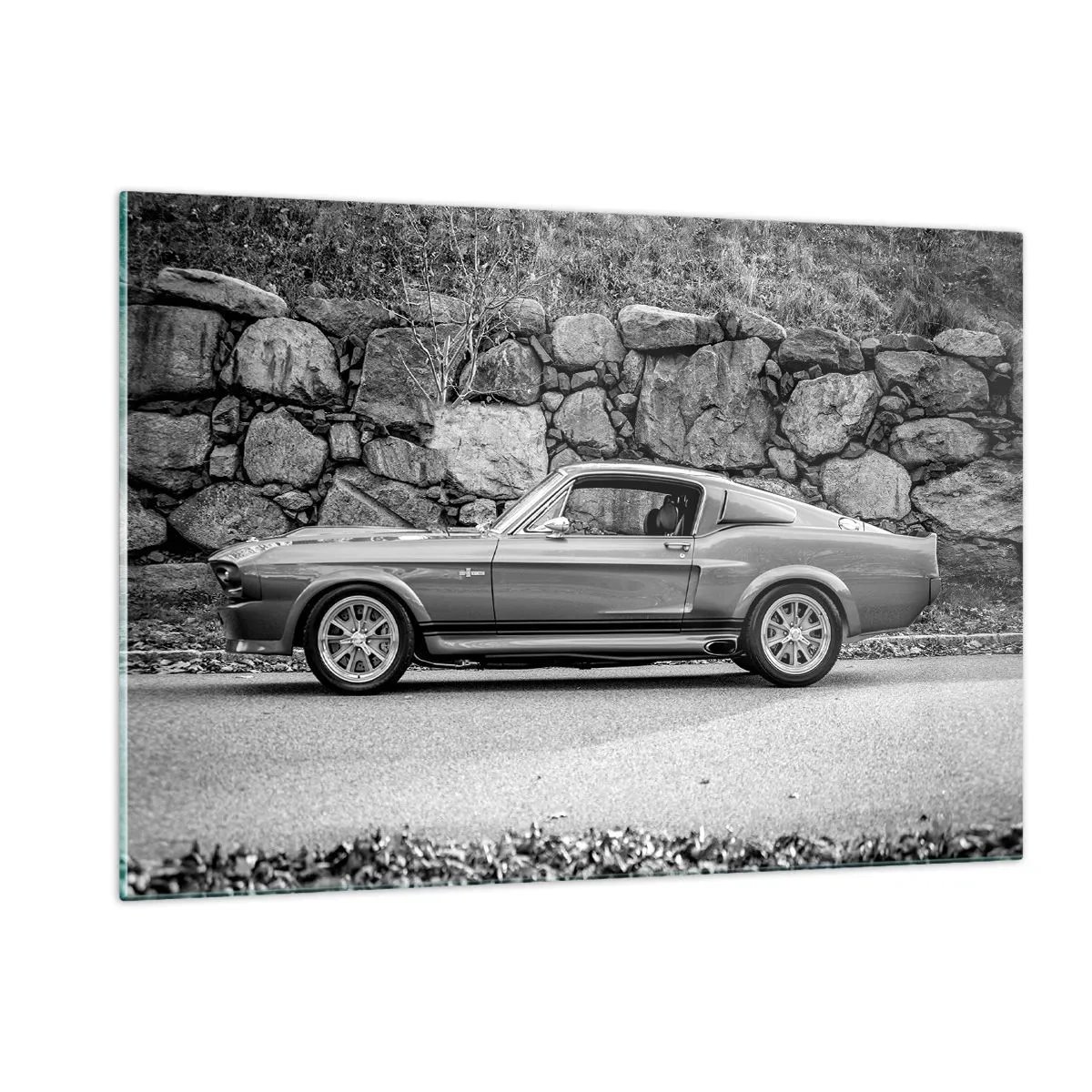 Impression sur verre - Image sur verre - Une voiture classique contre un mur de pierre - 120x80cm - Légende des années 60 - Décoration murale moderne pour le salon et la chambre ARTTOR