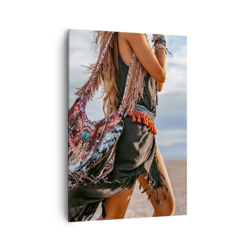 Impression sur toile - Image sur toile - Une femme dans un style bohème avec des détails de plumes et de bijoux - 70x100cm - La fille du chaman - Décoration murale moderne pour le salon et la chambre ARTTOR