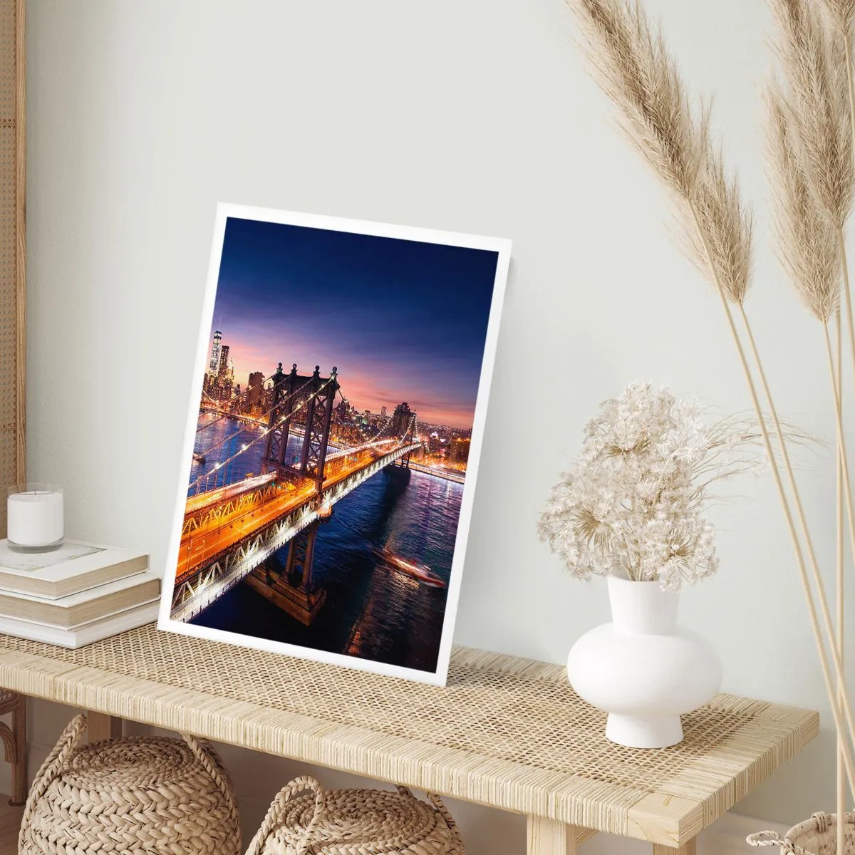 Affiche - Poster - Pont de New York la nuit avec vue sur la ville - 50x70cm - Un pont lumineux au cœur de la ville - Décoration murale moderne pour le salon et la chambre ARTTOR