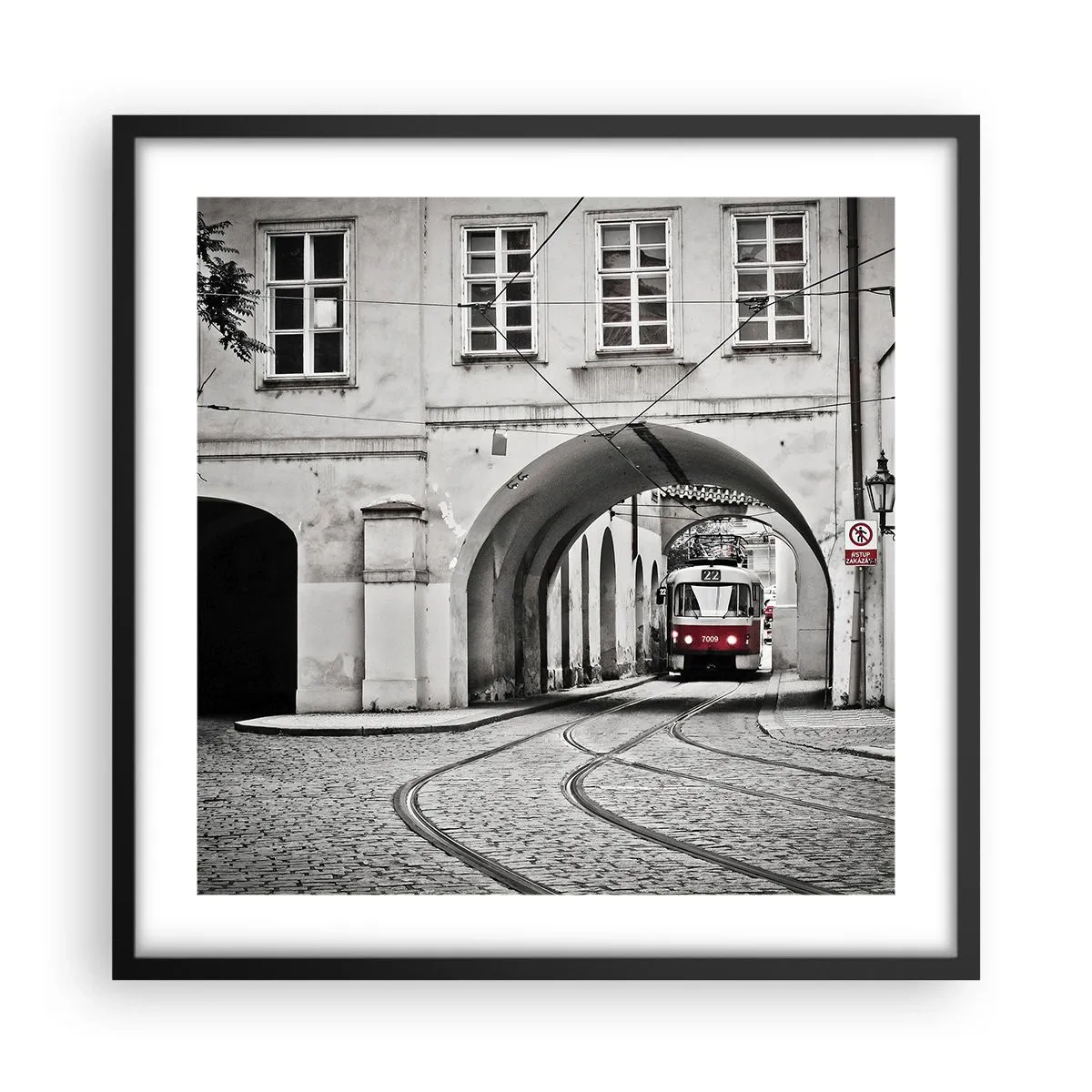 Affiche dans un cadre noir - Poster - Dans le labyrinthe de la ville - 50x50 cm