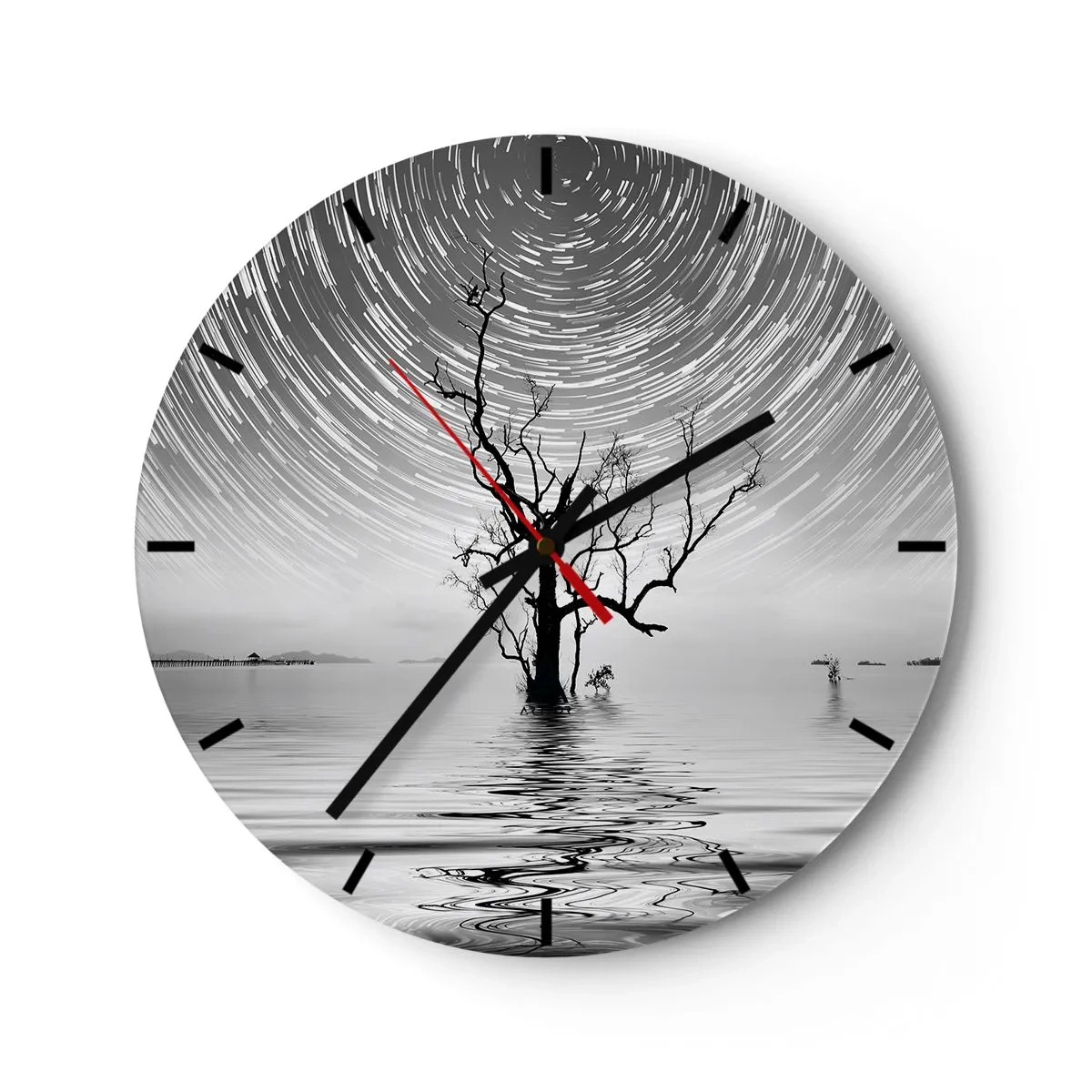 Horloge murale - Pendule murale - Paysage noir et blanc avec un arbre sur l'eau et des cercles d'étoiles - 30x30cm - La symphonie de la nature - Décoration murale moderne pour le salon, la cuisine et la chambre ARTTOR