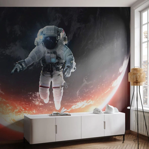 Papier Peint Photo Premium Sand - Un astronaute dérivant dans l'espace au-dessus d'une planète - 100x70cm - Puis-je rester un peu plus longtemps ? - Décoration murale moderne pour le salon et la chambre ARTTOR