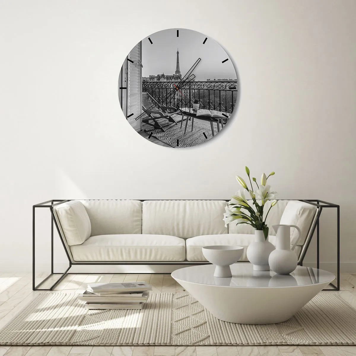 Horloge murale - Pendule murale - Vue depuis le balcon de la Tour Eiffel en noir et blanc - 30x30cm - Après-midi parisien - Décoration murale moderne pour le salon, la cuisine et la chambre ARTTOR