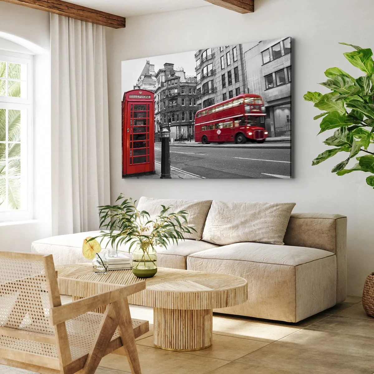 Impression sur toile - Image sur toile - Une cabine téléphonique rouge et un bus à impériale à Londres avec la ville en arrière-plan - 70x50cm - Le plus rouge d'Europe - Décoration murale moderne pour le salon et la chambre ARTTOR