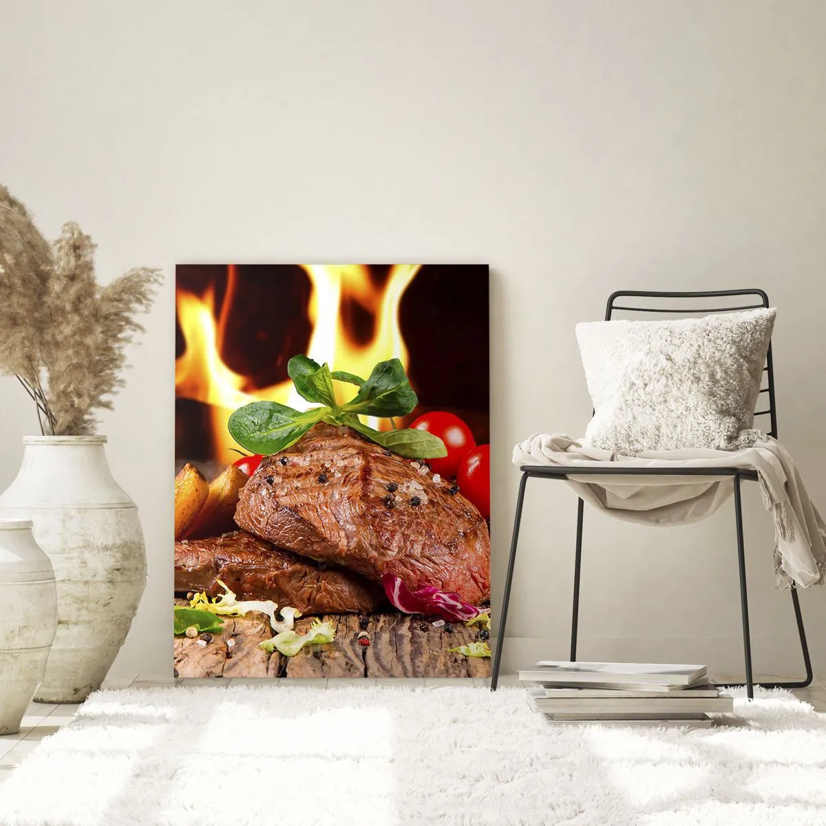 Impression sur verre - Image sur verre - Steak grillé avec légumes sur fond de flammes - 50x70cm - Ensorcelé par la braise - Décoration murale moderne pour le salon et la chambre ARTTOR