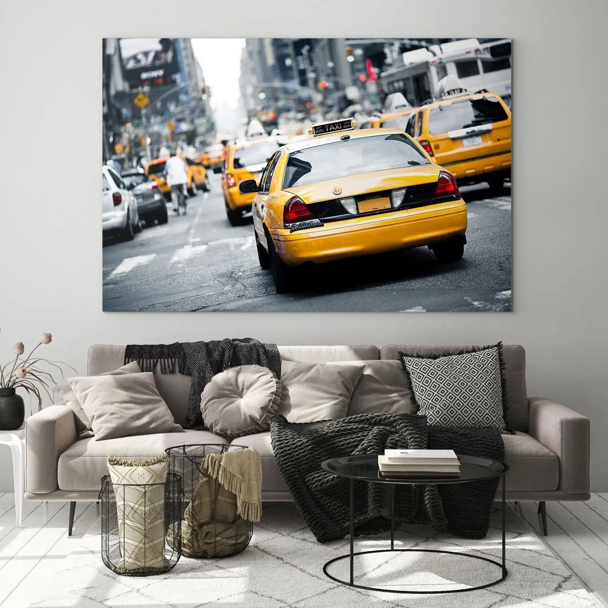 Impression sur verre - Image sur verre - Des taxis jaunes dans les rues de New York dans l'agitation de la ville - 100x70cm - Seulement dans cette ville - Décoration murale moderne pour le salon et la chambre ARTTOR