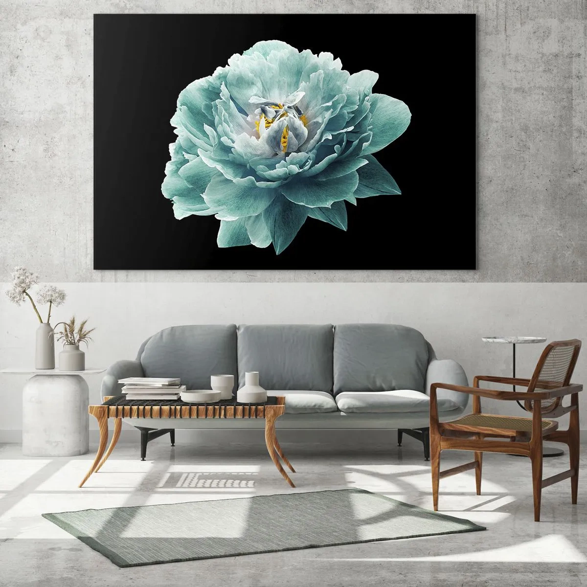 Impression sur verre - Image sur verre - Une fleur turquoise avec un centre jaune sur fond noir dans un style glamour. - 100x70cm - Pétales bleus et dorés - Décoration murale moderne pour le salon et la chambre ARTTOR