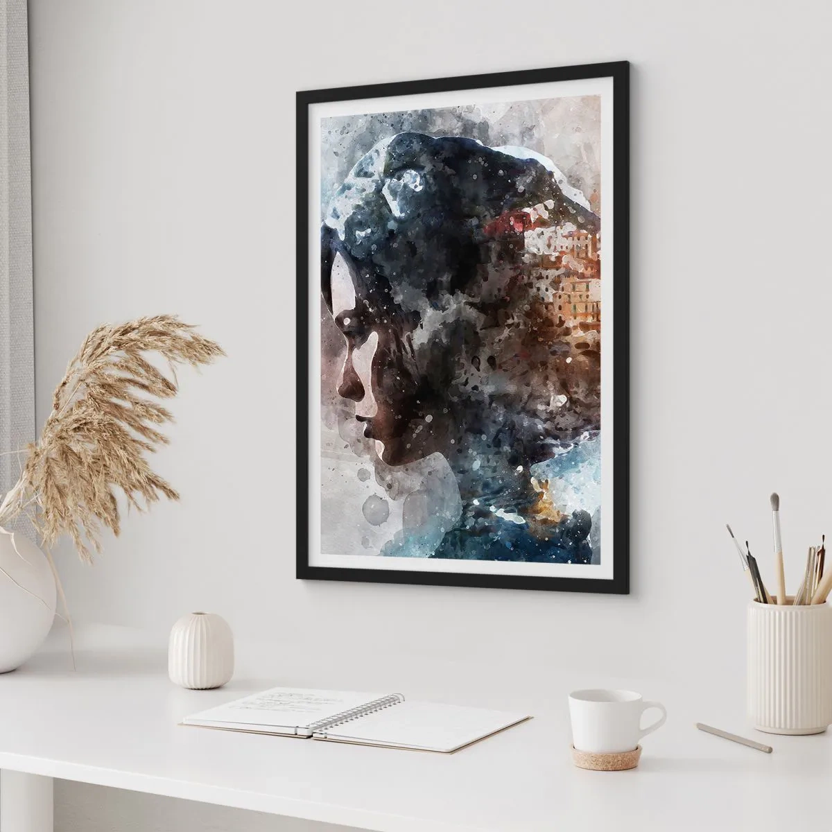 Affiche dans un cadre noir - Poster - Silhouette d'une femme avec un paysage à l'aquarelle en arrière-plan - 50x70cm - L'histoire d'une fille avec une ville en arrière-plan - Décoration murale moderne pour le salon et la chambre ARTTOR