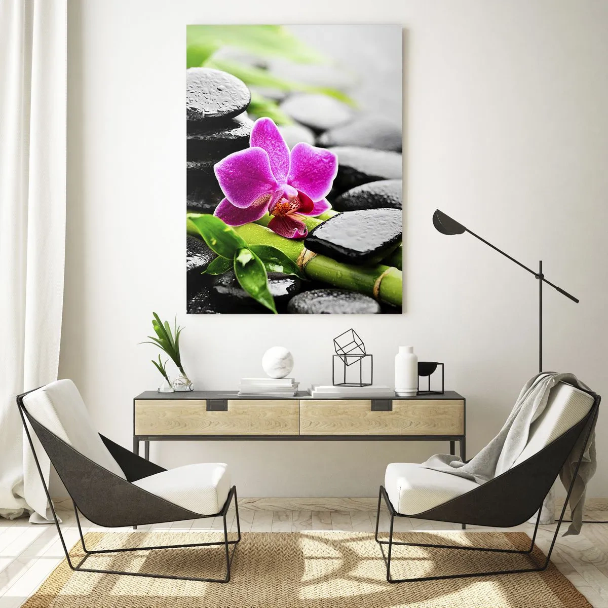 Impression sur verre - Image sur verre - Orchidée violette, pierres noires et bambou dans une composition tranquille - 80x120cm - Dans un équilibre de calme - Décoration murale moderne pour le salon et la chambre ARTTOR