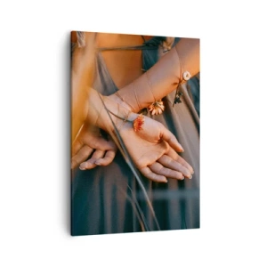 Impression sur toile - Image sur toile - Mains sensuelles avec des fleurs dans un cadre naturel - 50x70cm - Liée à la nature - Décoration murale moderne pour le salon et la chambre ARTTOR