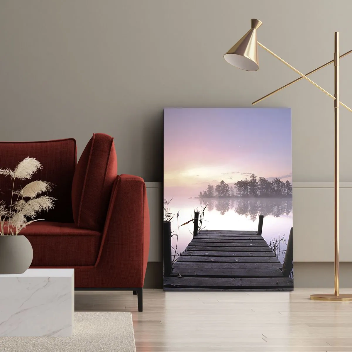 Impression sur toile - Image sur toile - Une jetée au bord du lac à l'aube avec du brouillard et un ciel pastel - 70x100cm - De la brume lilas… - Décoration murale moderne pour le salon et la chambre ARTTOR