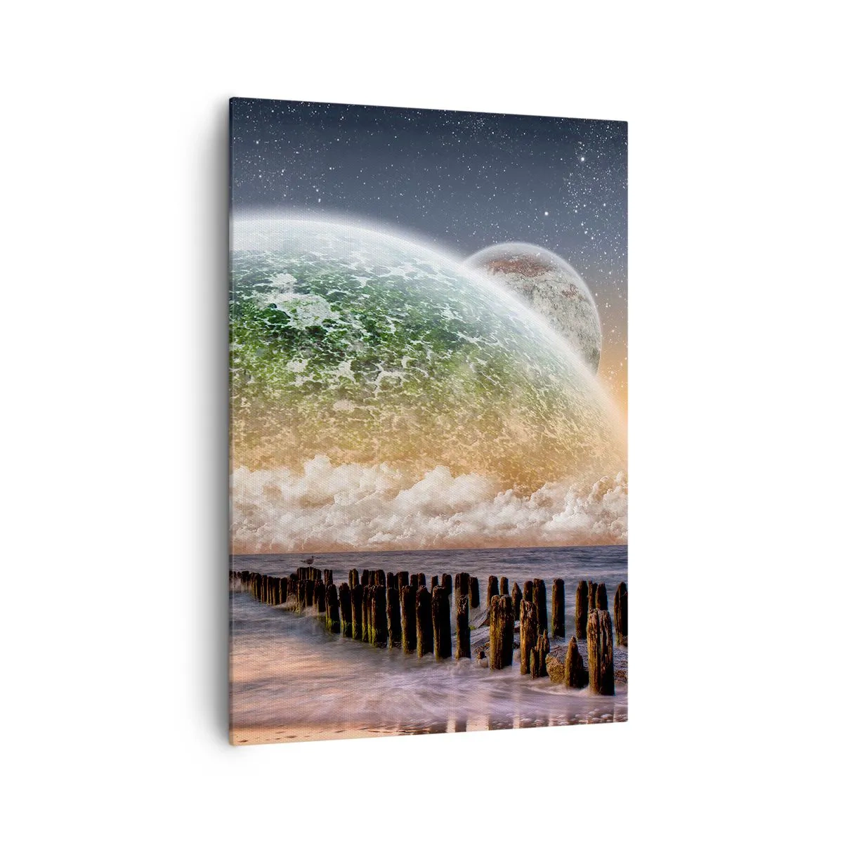 Impression sur toile - Image sur toile - Un paysage fantastique avec une grande planète au-dessus de la mer et une jetée en bois. - 70x100cm - Et le monde est sorti de l'eau - Décoration murale moderne pour le salon et la chambre ARTTOR
