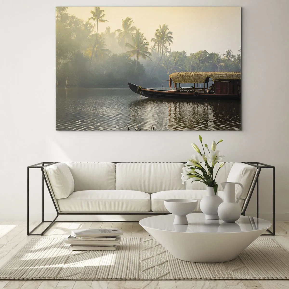 Impression sur verre - Image sur verre - Un bateau sur une rivière calme entourée de palmiers le matin - 120x80cm - Maison sur la rivière - Décoration murale moderne pour le salon et la chambre ARTTOR