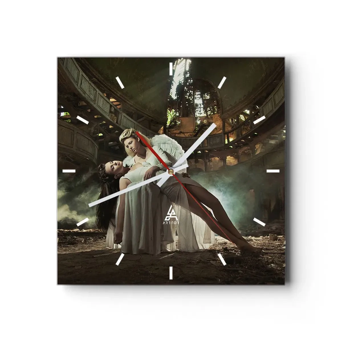 Horloge murale - Pendule murale - Deux personnages en ruines avec un jeu de lumière - 30x30cm - L'esprit du théâtre ancien - Décoration murale moderne pour le salon et la chambre ARTTOR