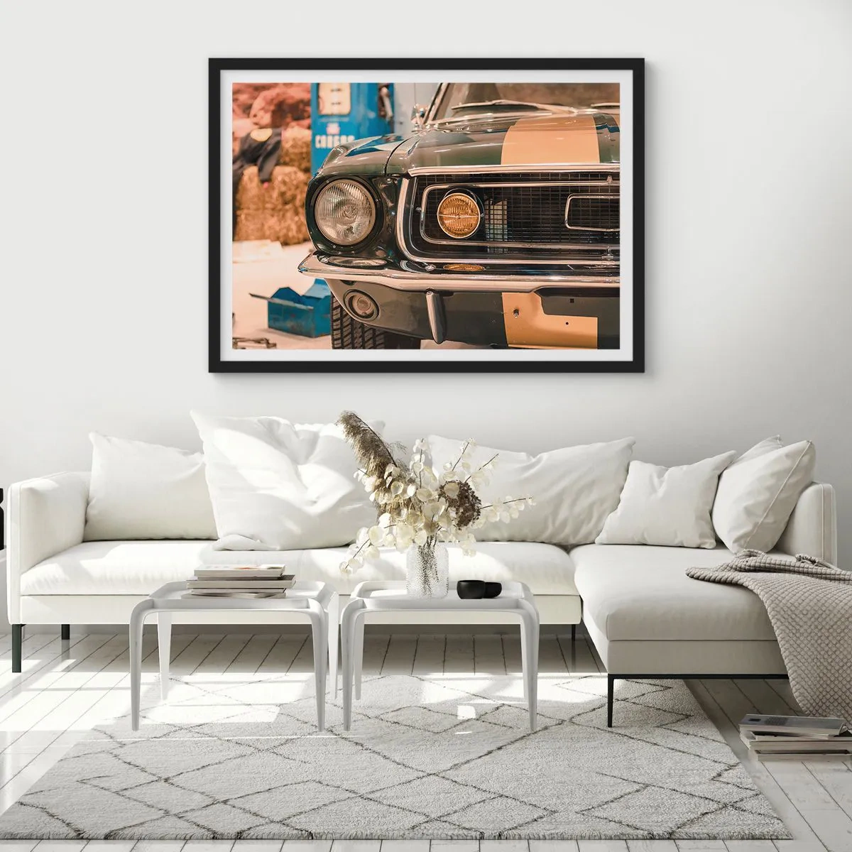 Affiche dans un cadre noir - Poster - Une voiture rétro emblématique dans un cadre classique - 70x50cm - Rencontre avec une légende - Décoration murale moderne pour le salon et la chambre ARTTOR