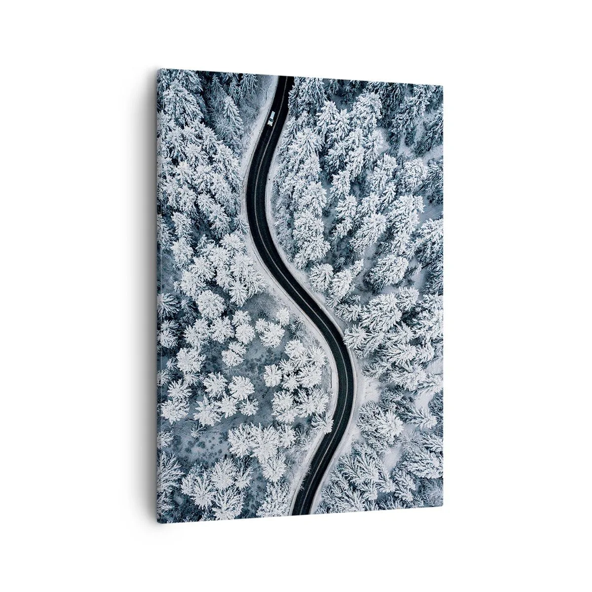 Impression sur toile - Image sur toile - Vue aérienne d'une route sinueuse dans une forêt hivernale - 50x70cm - À travers une forêt d'hiver - Décoration murale moderne pour le salon et la chambre ARTTOR