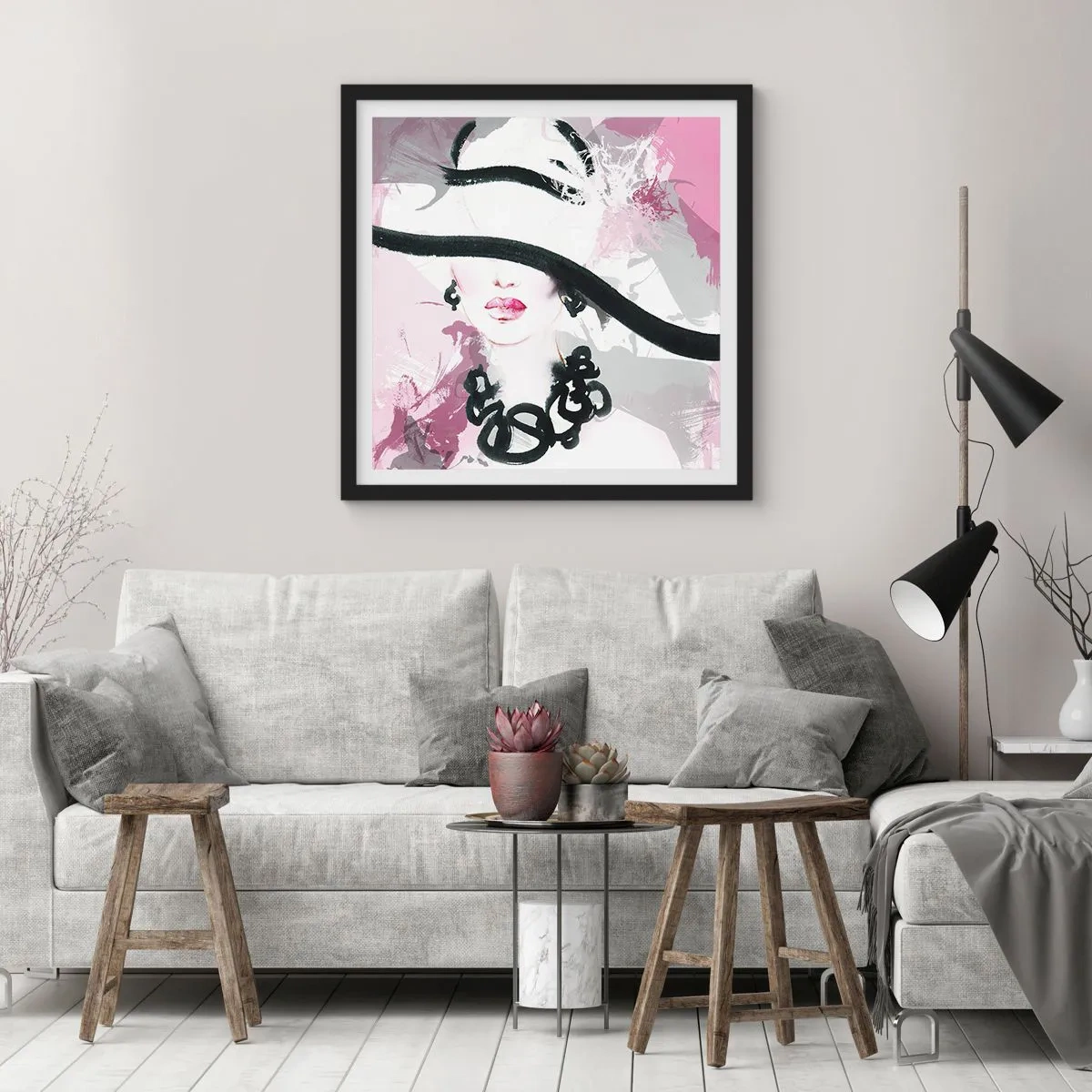 Affiche dans un cadre noir - Poster - Portrait d'une dame en noir et rose - 30x30 cm