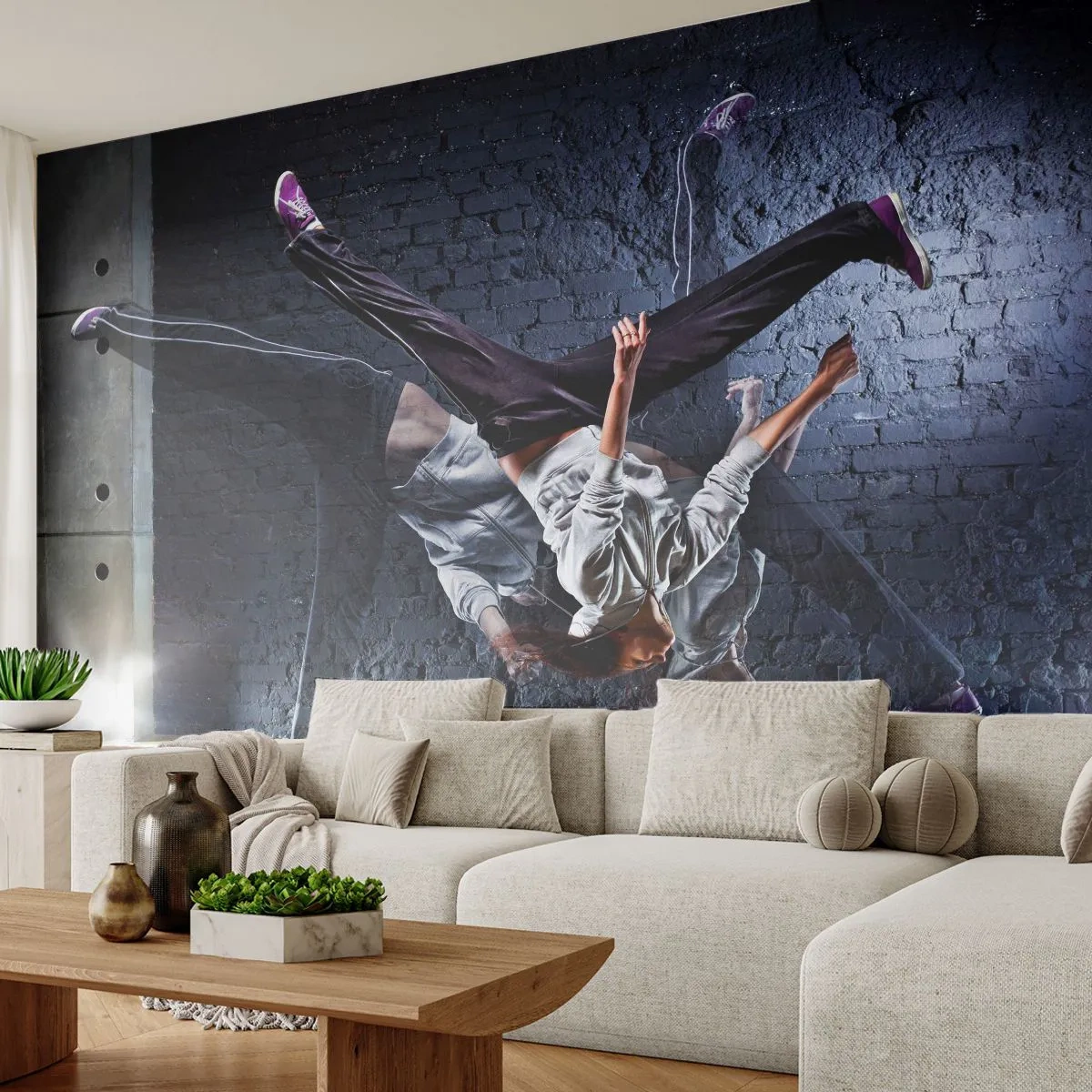 Papier Peint Photo Premium Sand - Un break dancer en mouvement dynamique contre un mur de briques. - 100x70cm - Étoile de la rue - Décoration murale moderne pour le salon et la chambre ARTTOR