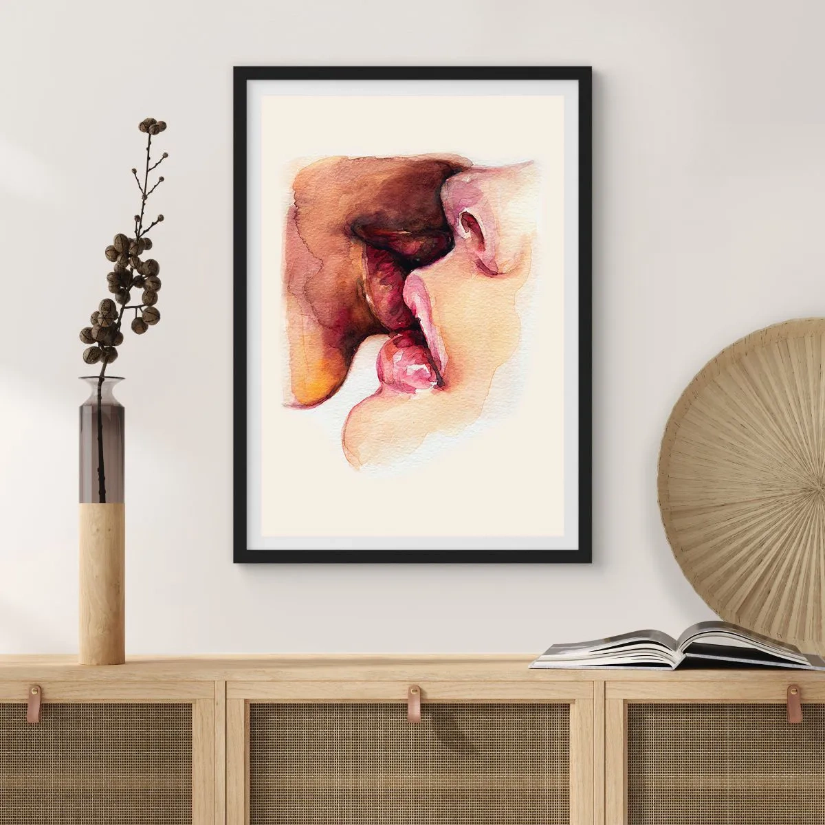 Affiche dans un cadre noir - Poster - Lèvres à l'aquarelle dans un baiser intime sur un fond clair - 50x70cm - Comme le jour et la nuit, la terre et le ciel - Décoration murale moderne pour le salon et la chambre ARTTOR