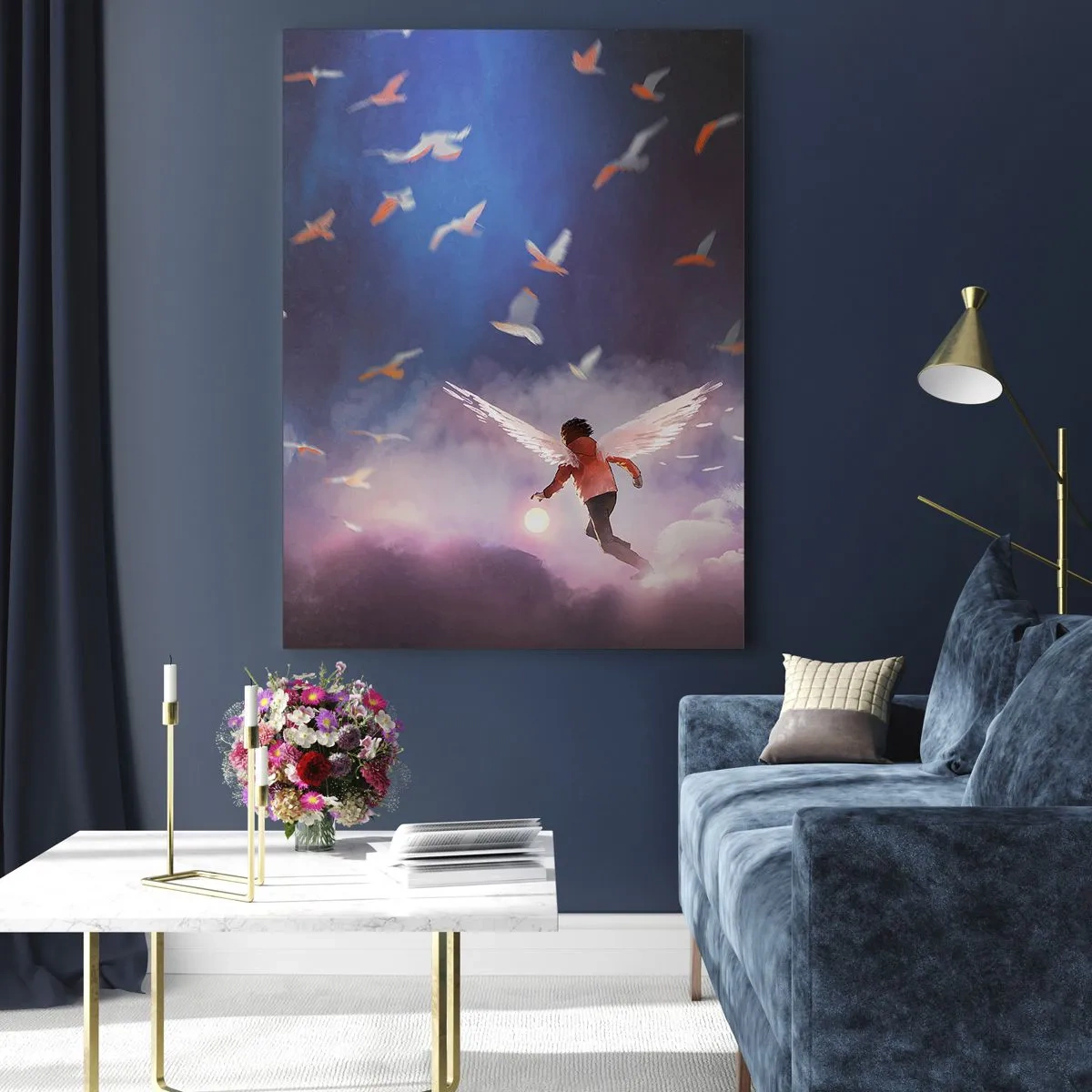 Impression sur verre - Image sur verre - Une figure avec des ailes d'ange flottant parmi les oiseaux dans le ciel - 80x120cm - Il faut de l'imagination et du courage - Décoration murale moderne pour le salon et la chambre ARTTOR