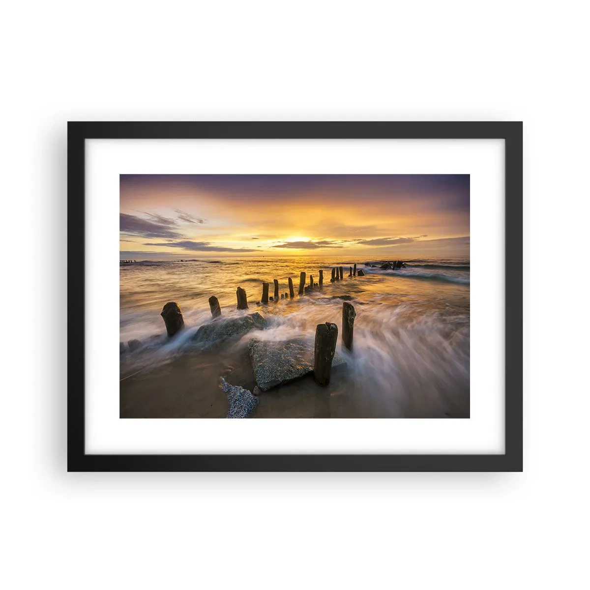 Affiche dans un cadre noir - Poster - La beauté brute de la mer Baltique - 40x30 cm