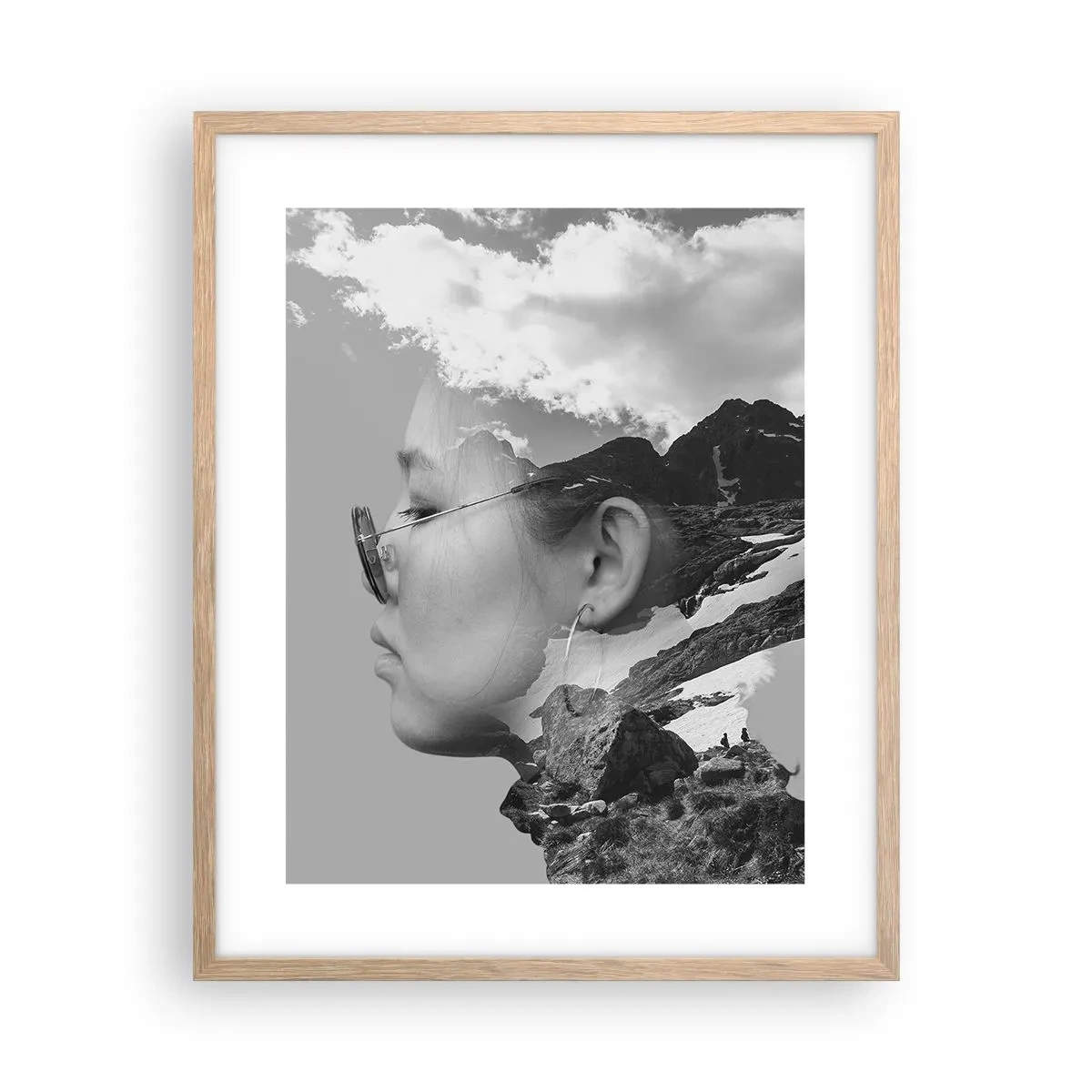 Affiche dans un chêne clair - Poster - Portrait de montagnes et nuages - 40x50 cm