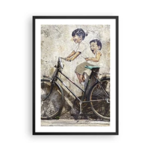 Affiche dans un cadre noir - Poster - Une fresque murale de street art représentant des enfants à vélo - 50x70cm - Vrai ou faux? - Décoration murale moderne pour le salon et la chambre ARTTOR