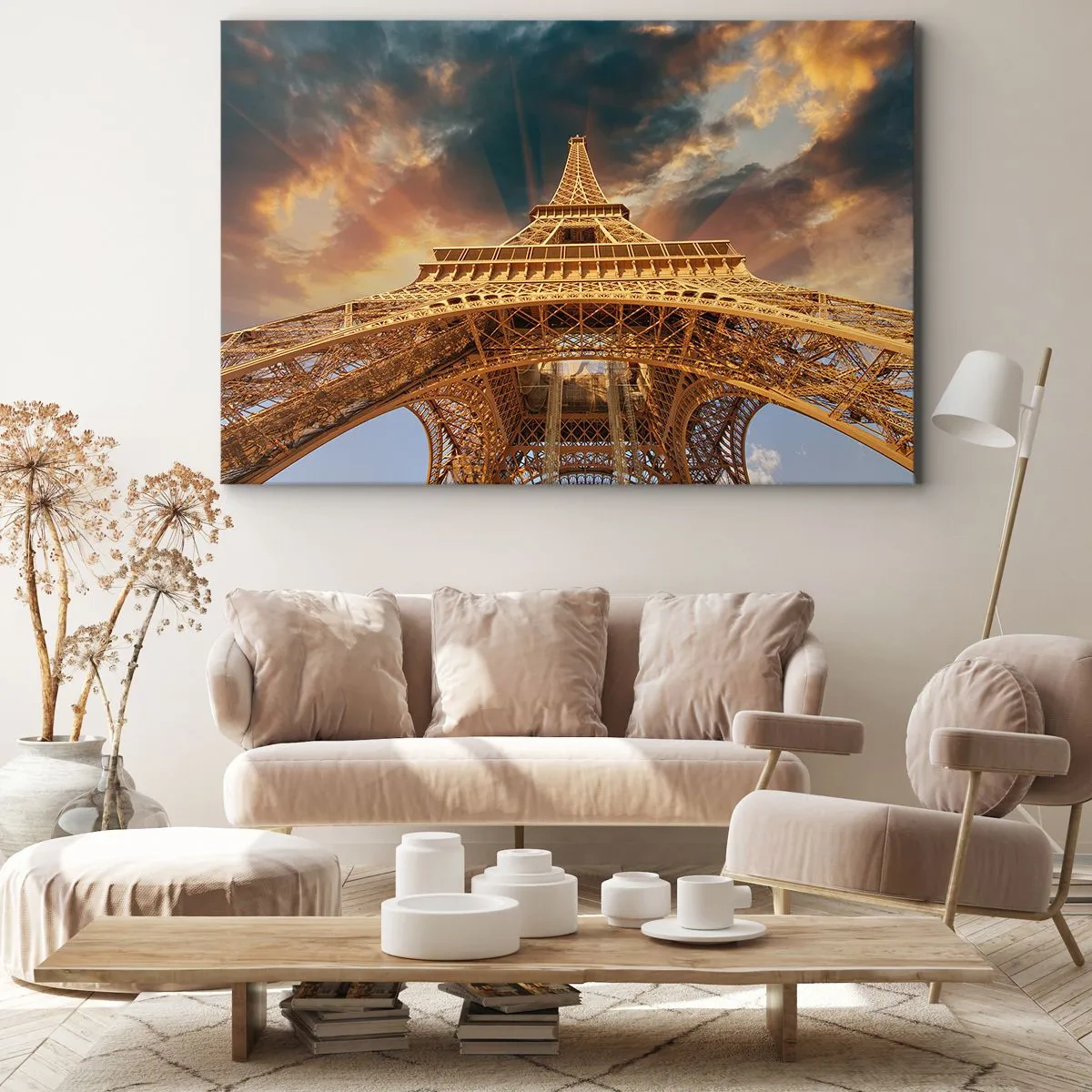 Impression sur toile - Image sur toile - La Tour Eiffel vue d'en bas sur fond de soleil couchant - 70x50cm - Comment l'humanité a atteint le ciel - Décoration murale moderne pour le salon et la chambre ARTTOR