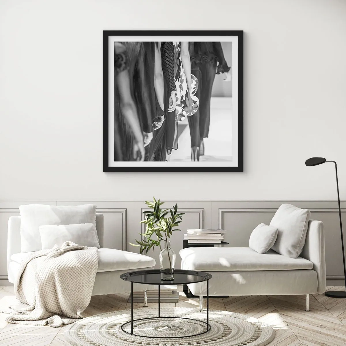 Affiche dans un cadre noir - Poster - Un défilé stylé - 40x40 cm