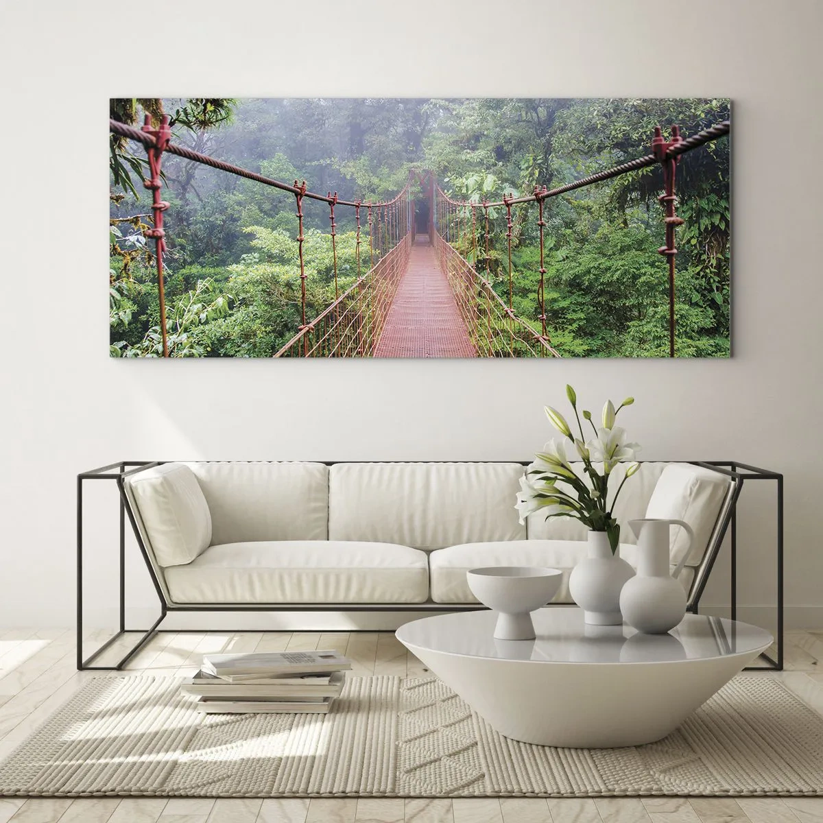 Impression sur verre - Image sur verre - Un pont suspendu dans une jungle tropicale entourée de brouillard - 120x50cm - Suspendu sur les couronnes - Décoration murale moderne pour le salon et la chambre ARTTOR