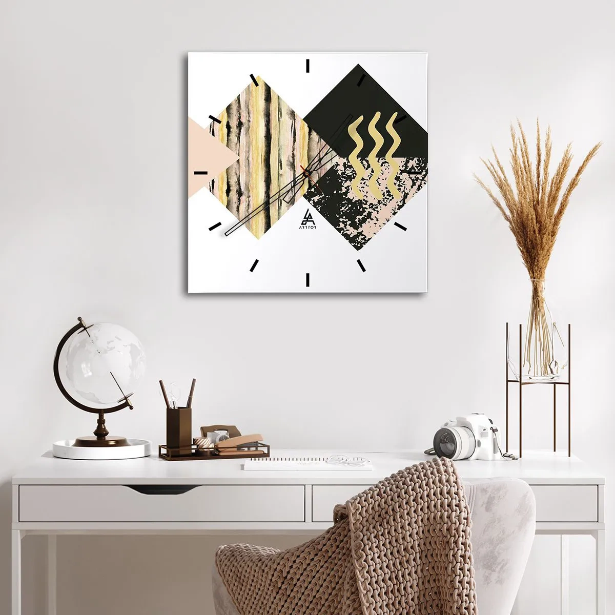 Horloge murale - Pendule murale - Formes géométriques avec des motifs abstraits - 30x30cm - Pas si simple - Décoration murale moderne pour le salon et la chambre ARTTOR