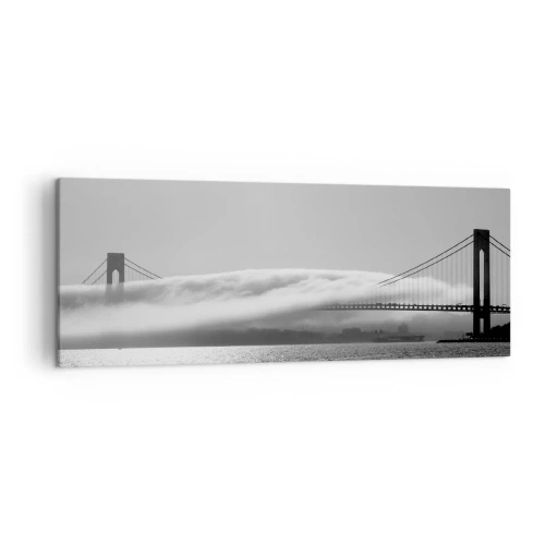 Impression sur toile - Image sur toile - Un pont sur l'eau enveloppé de brouillard dans une photo en noir et blanc - 140x50cm - Naviguez à travers les Portes des Étoiles - Décoration murale moderne pour le salon et la chambre ARTTOR