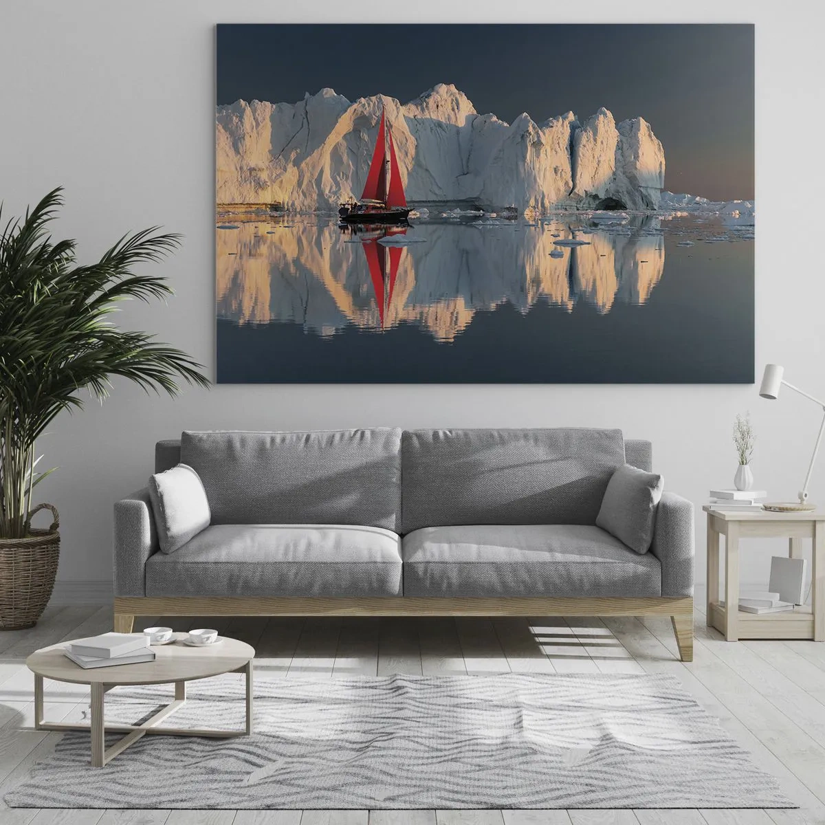 Impression sur verre - Image sur verre - Un voilier avec une voile rouge près des icebergs au coucher du soleil - 120x80cm - Aux limites du monde - Décoration murale moderne pour le salon et la chambre ARTTOR