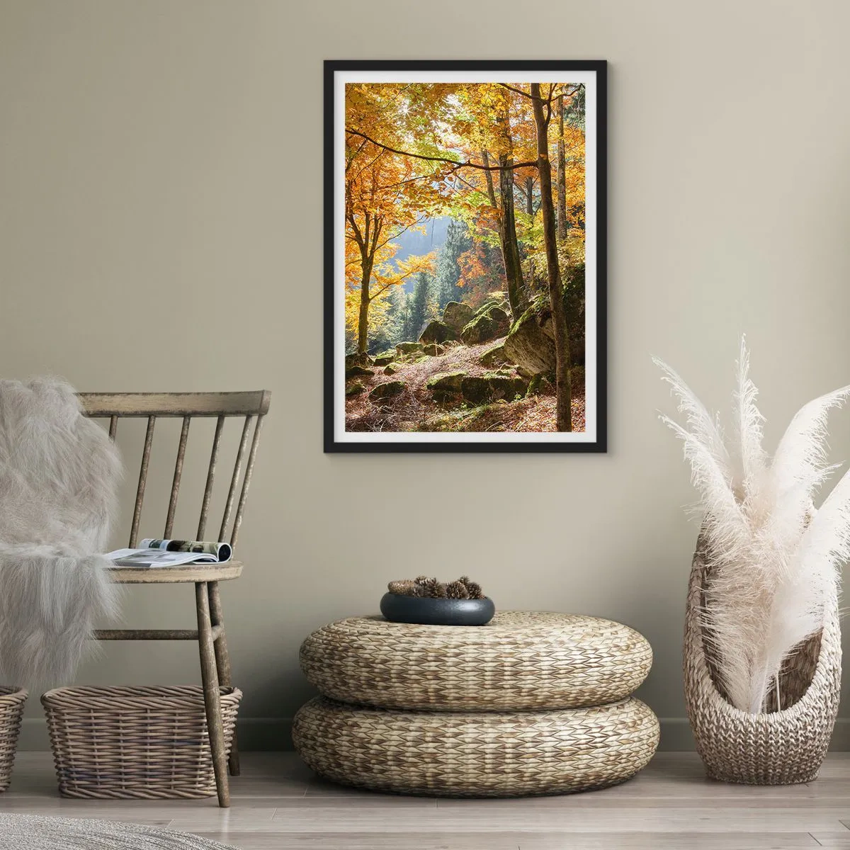 Affiche dans un cadre noir - Poster - Forêt d'automne avec rayons de soleil et pierres couvertes de mousse - 50x70cm - Il est temps de se détendre - Décoration murale moderne pour le salon et la chambre ARTTOR