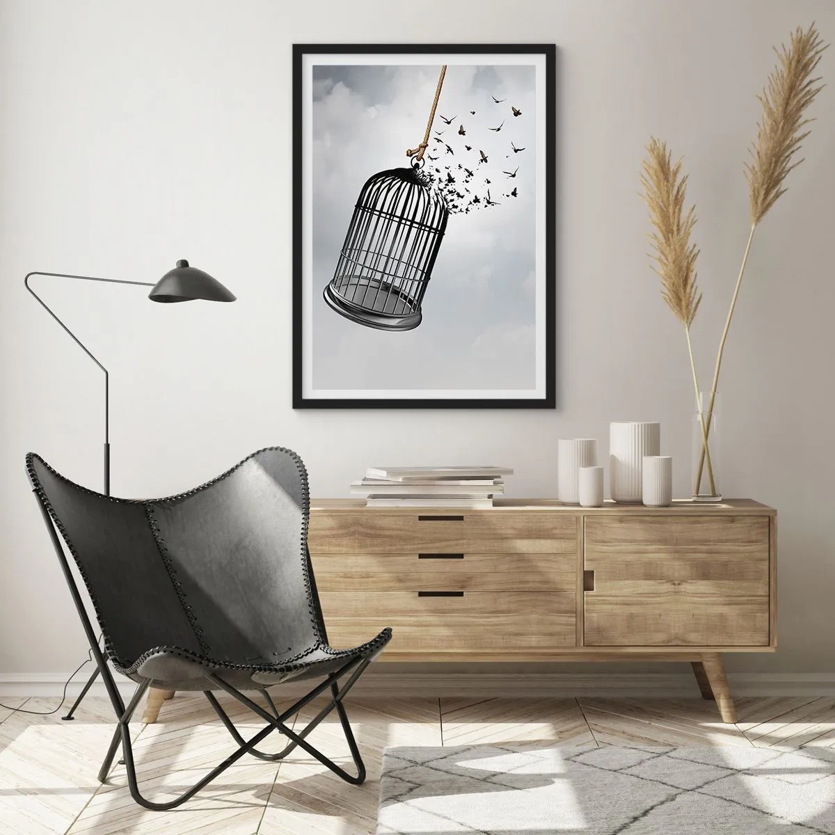 Affiche dans un cadre noir - Poster - Oiseaux s'envolant d'une cage ouverte sur fond de nuages - 50x70cm - Foie...Espoir...Liberté! - Décoration murale moderne pour le salon et la chambre ARTTOR