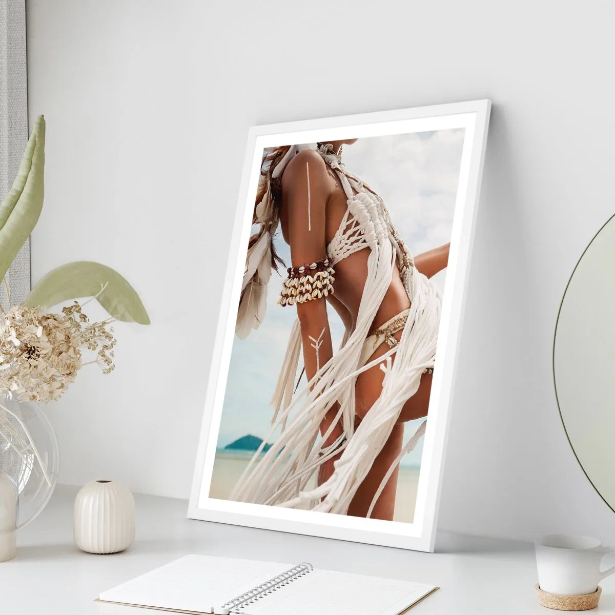 Affiche dans un cadre blanc - Poster - Prêtresse du soleil - 30x40 cm