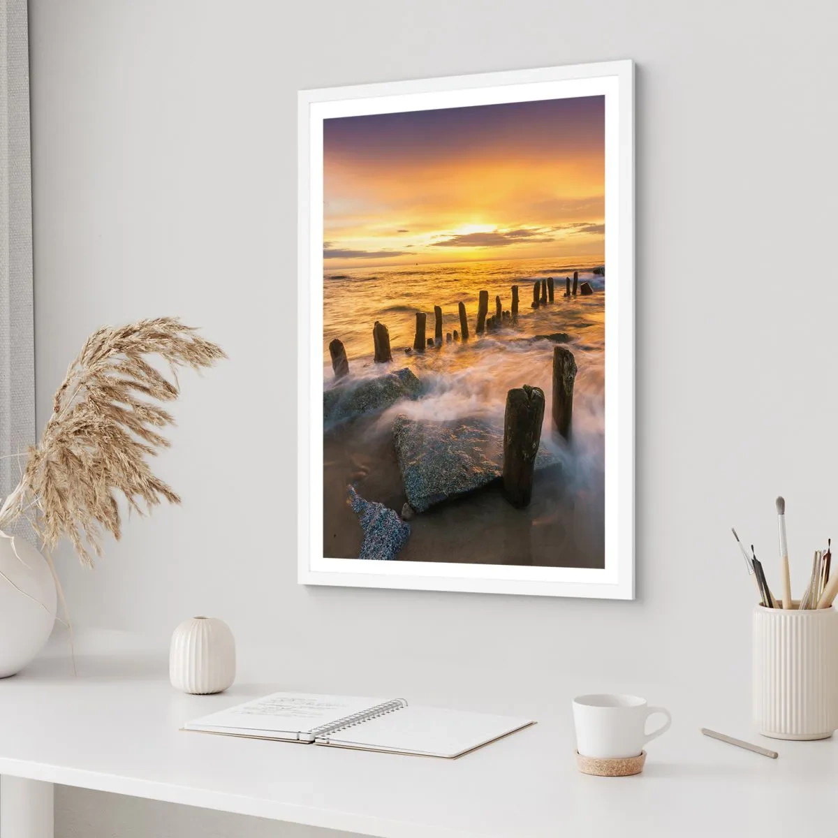 Affiche dans un cadre blanc - Poster - La beauté brute de la mer Baltique - 30x40 cm