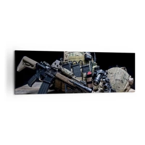 Impression sur toile - Image sur toile - Équipement tactique avec un fusil sur une table en bois - 160x50cm - Se reposer! - Décoration murale moderne pour le salon et la chambre ARTTOR
