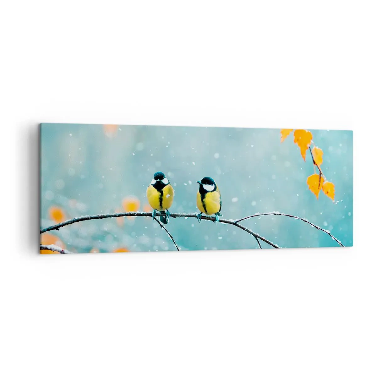 Impression sur toile - Image sur toile - Deux oiseaux sur une branche dans un décor hivernal avec des feuilles jaunes. - 140x50cm - Potins d'oiseaux - Décoration murale moderne pour le salon et la chambre ARTTOR