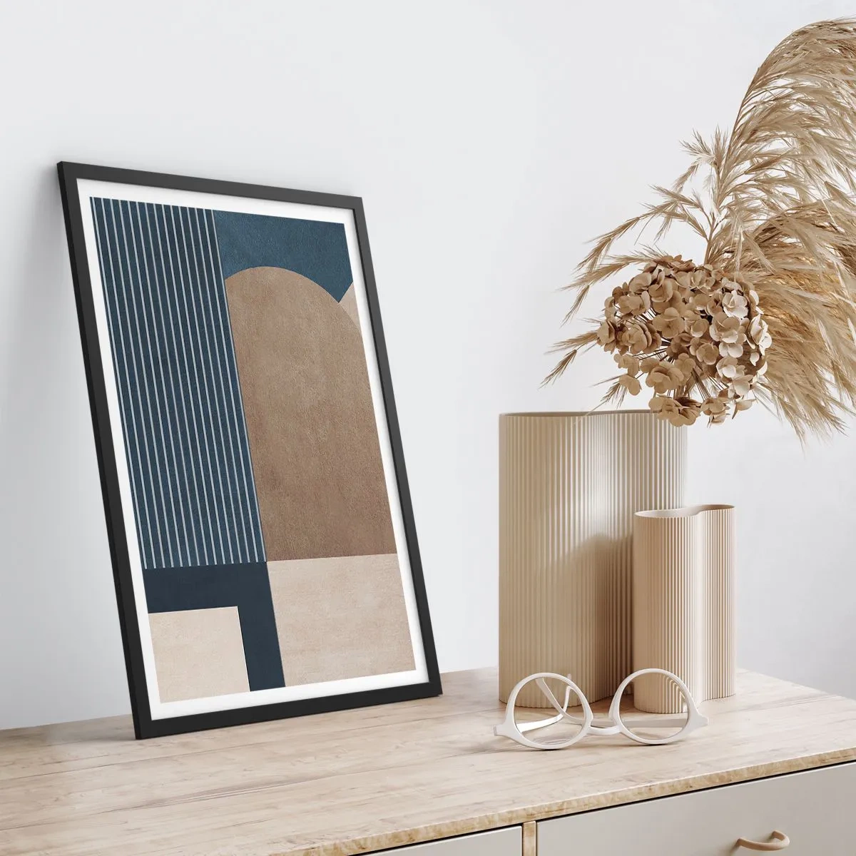 Affiche dans un cadre noir - Poster - Composition simple et en rondeur - 61x91 cm