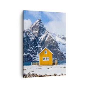 Impression sur toile - Image sur toile - Une maison jaune sur fond de montagnes enneigées et de la mer - 50x70cm - Vacances scandinaves - Décoration murale moderne pour le salon et la chambre ARTTOR
