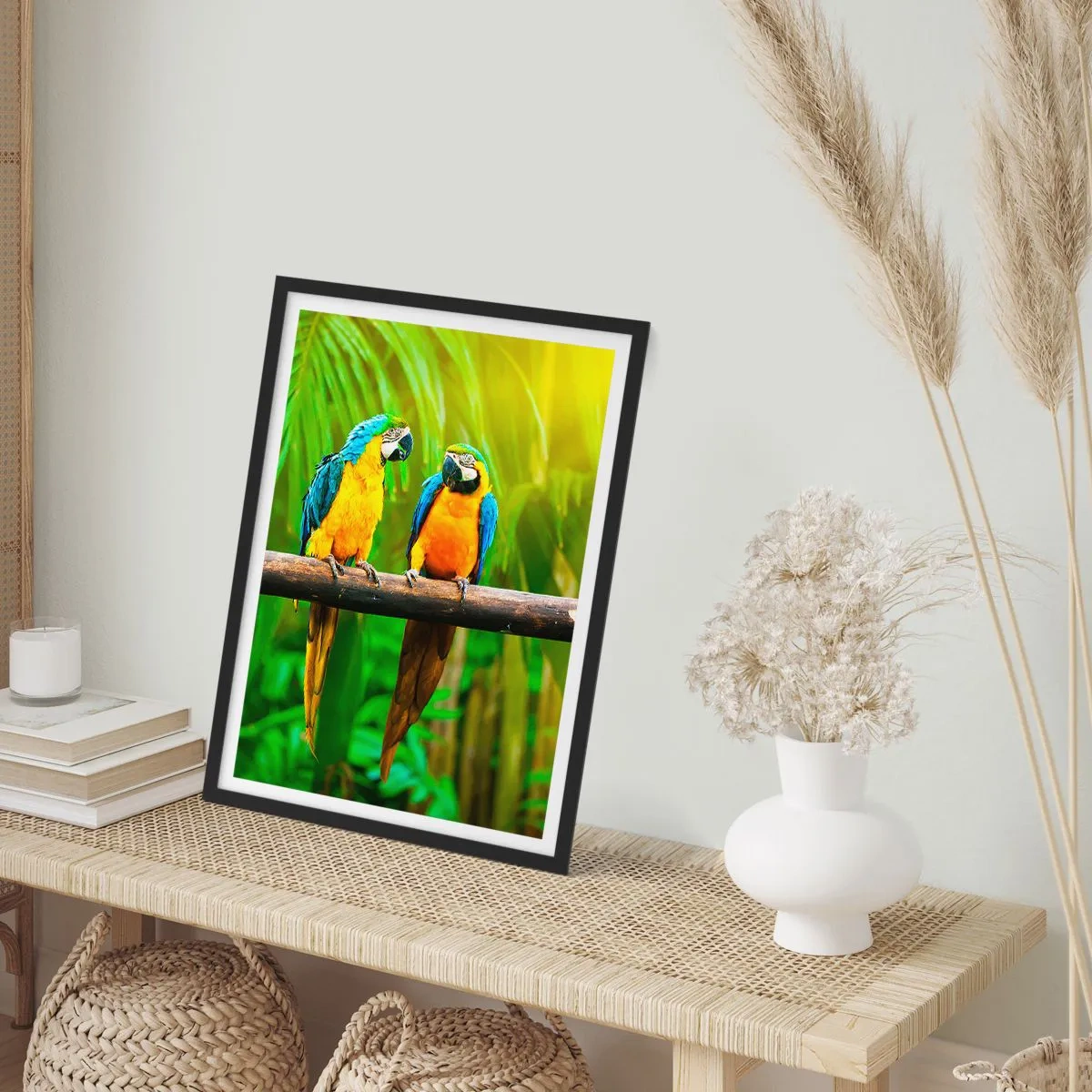 Affiche dans un cadre noir - Poster - Perroquets aux couleurs vives dans un décor tropical - 50x70cm - Et avez-vous entendu qu'elle ...? - Décoration murale moderne pour le salon et la chambre ARTTOR