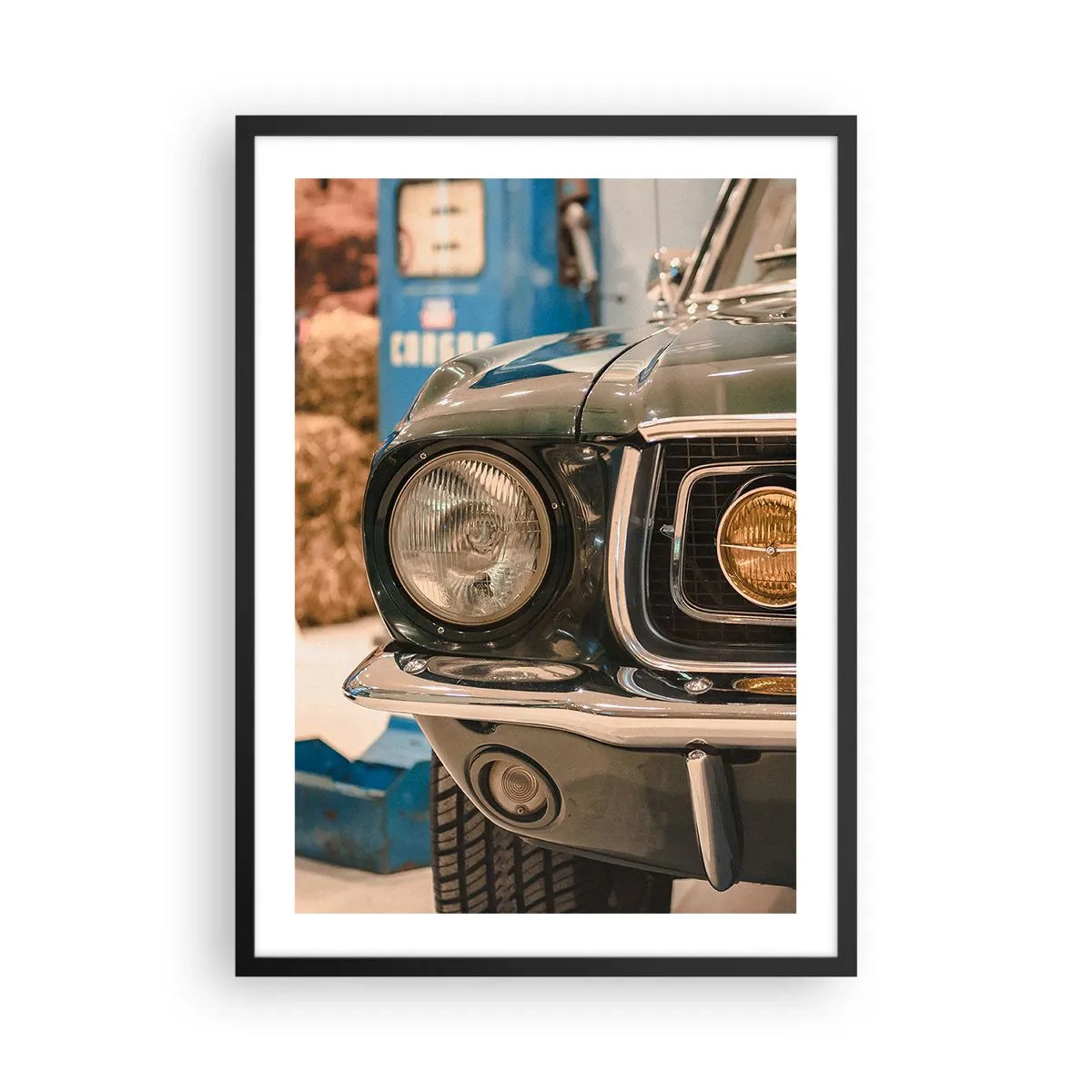 Affiche dans un cadre noir - Poster - Gros plan d'un phare de voiture rétro classique - 50x70cm - Rencontre avec une légende - Décoration murale moderne pour le salon et la chambre ARTTOR