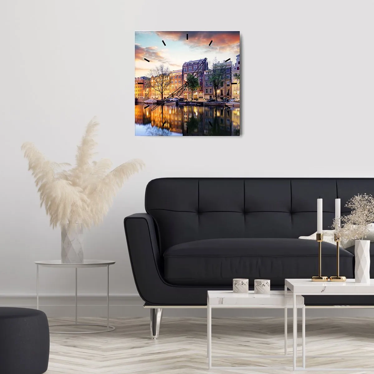 Horloge murale - Pendule murale - Canal avec reflet des immeubles d'habitation dans la lumière du soir - 30x30cm - Beauté hollandaise sobre et sereine - Décoration murale moderne pour le salon et la chambre ARTTOR