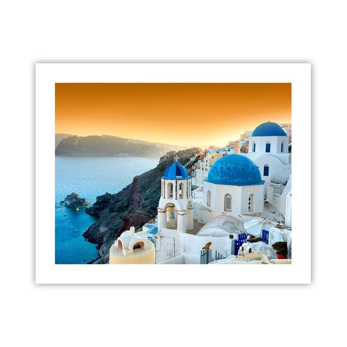 Affiche - Poster - Santorin - blotti contre les rochers - 50x40 cm
