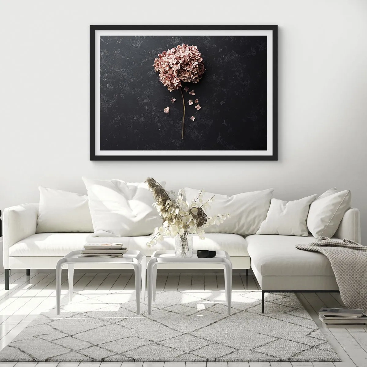 Affiche dans un cadre noir - Poster - Une délicate fleur d'hortensia sur un fond sombre - 100x70cm - Un signe vraiment romantique - Décoration murale moderne pour le salon et la chambre ARTTOR