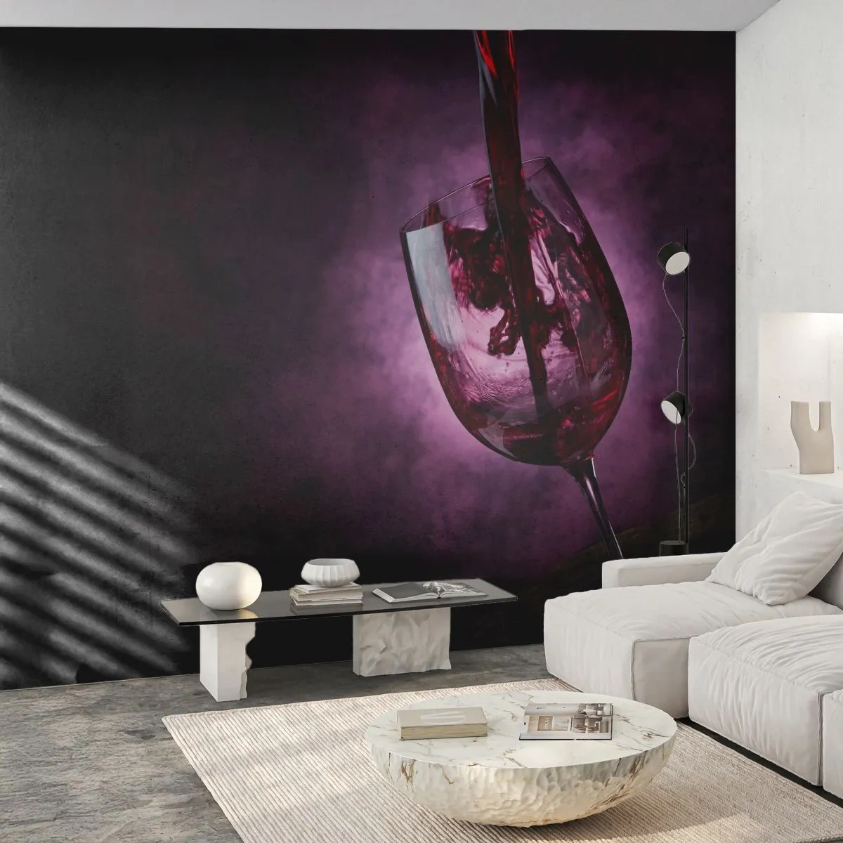 Papier Peint Photo Premium Sand - Un verre de vin rouge en mouvement dynamique - 100x70cm - Écarlate? Carmin? Non, rubis. - Décoration murale moderne pour le salon et la chambre ARTTOR
