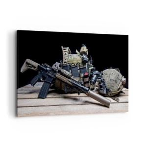 Impression sur toile - Image sur toile - Équipement tactique avec un fusil sur une table en bois - 120x80cm - Se reposer! - Décoration murale moderne pour le salon et la chambre ARTTOR