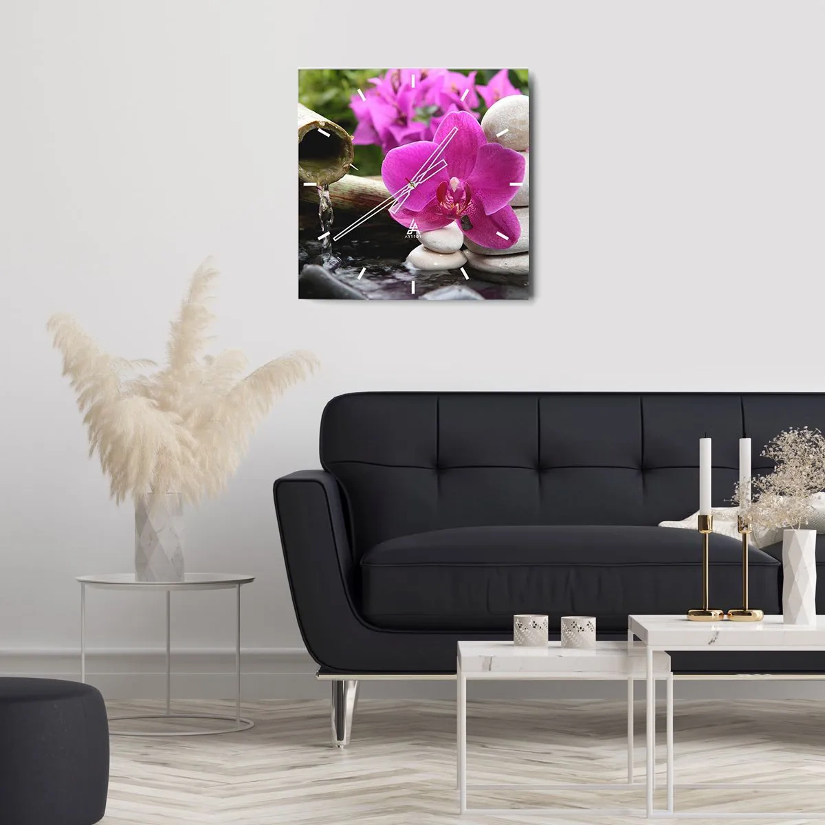 Horloge murale - Pendule murale - Orchidée violette, pierres et bambou avec de l'eau dans un cadre relaxant - 30x30cm - Tu te reposes déjà - Décoration murale moderne pour le salon et la chambre ARTTOR