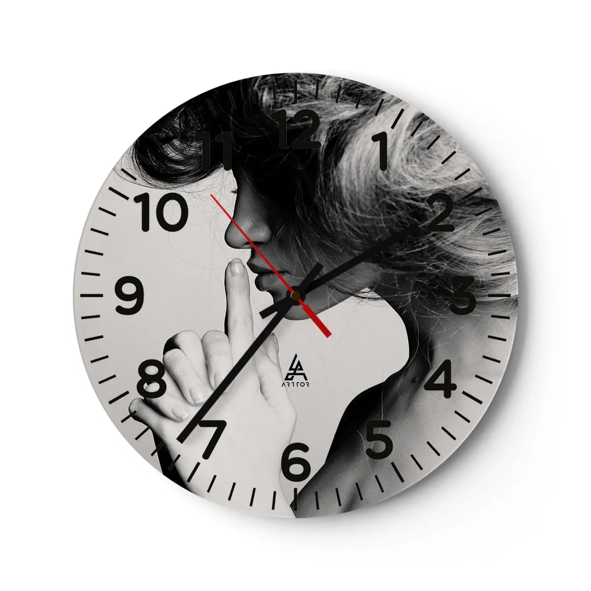 Horloge murale - Pendule murale - A l'écoute d'elle-même - 30x30 cm
